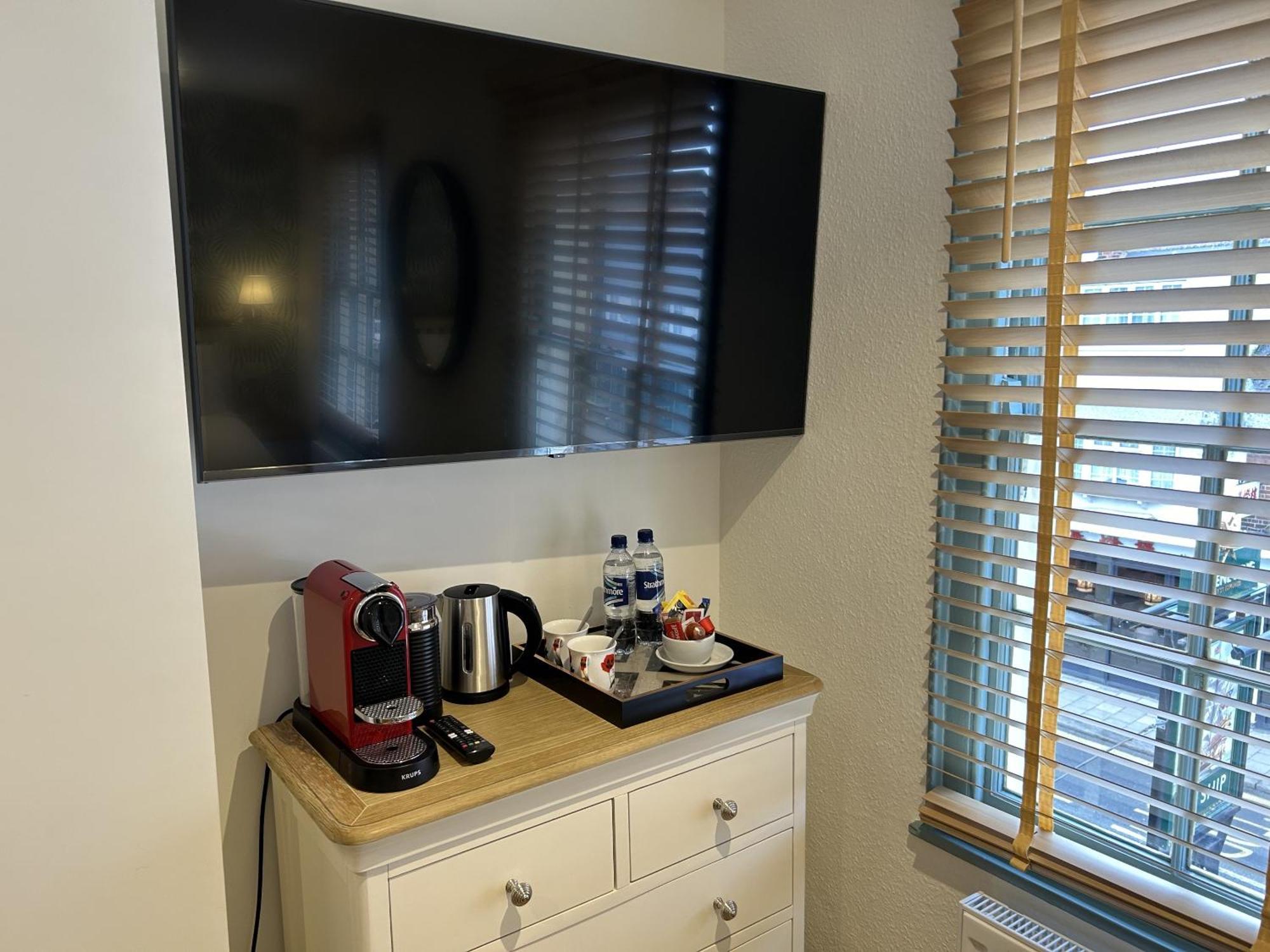 ホテル The Ship チェルムスフォード 部屋 写真